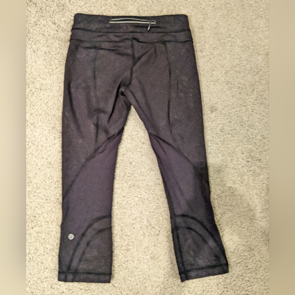 Lululemon leggings black animal print pattern size 6
